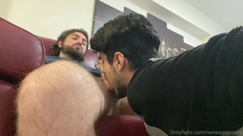 Nenesgaymers: Pancutan mani besar selepas blowjob