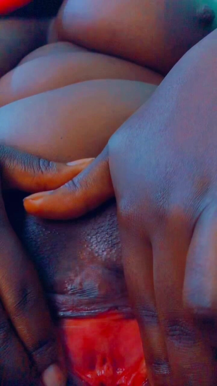 Blackpussi: Masturbacja