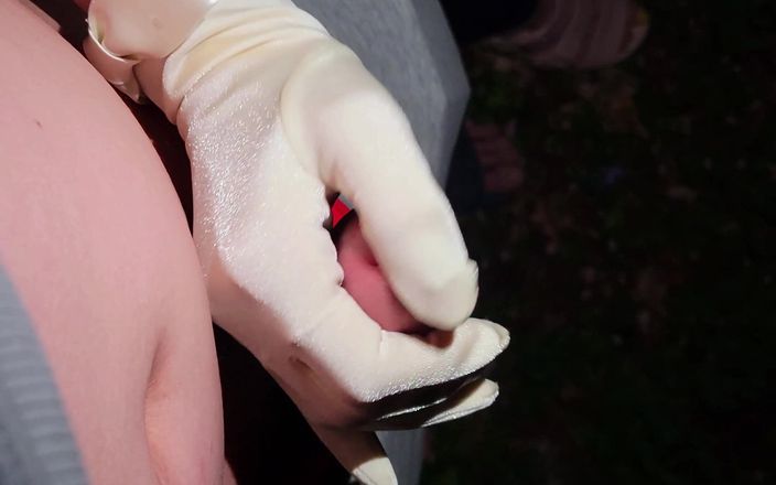 Glove Fetish Queen: Glans Teasing Handjob While Walking Down the Street at Night