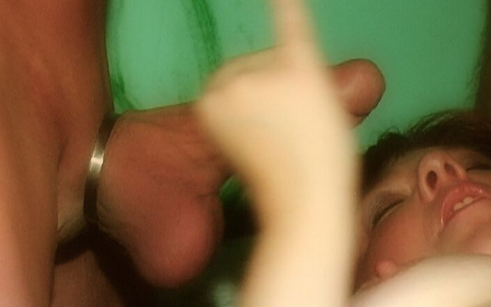 Master of porn: 换妻俱乐部的生日 第2部分