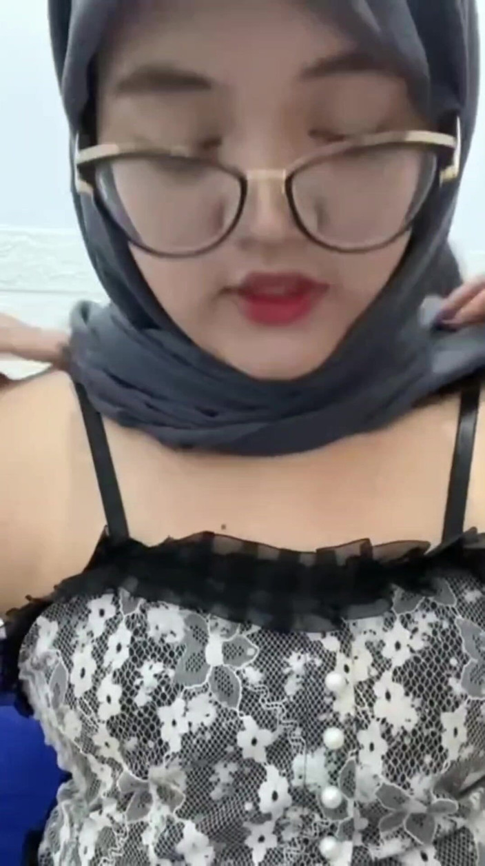 Jilbab69: 头巾观看视频操逼角质终于捅逼了