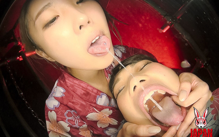 Japan Fetish Fusion: Special de Anul Nou: Fetișuri udate cu saliva - lesbiene, robie, și...
