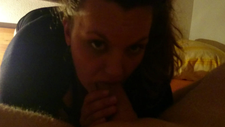 QueenSteffi: Sıcak Kraliçe Oral Seks İstiyor