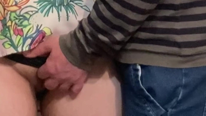 PriyaNaavya: Questa ragazza mi ha permesso di strofinarmi la figa in...