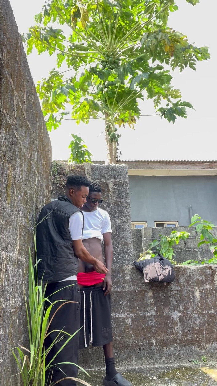 Sluttybeast&dickpolicy: 문 밖으로 날짜