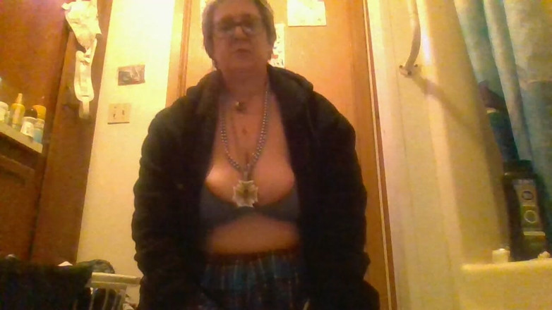 krazykristin: Stripping Tease Yoga Flash Pussy