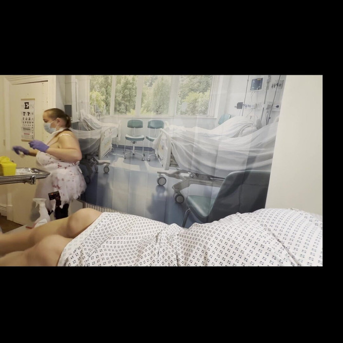 Aaexperiencesltd: Letzter teil - domina spielt mit satanas Butler mit nadel