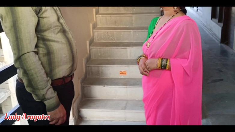 Hotty Jiya Sharmaa: Die junge Desi bhabhi befriedigt den vermieter, indem sie ihre...