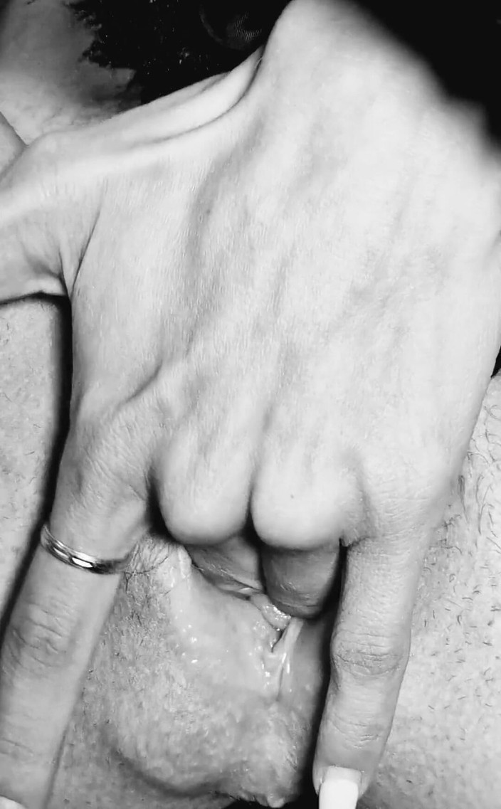 vittoriavegas: Чи підходить цей кущ моїй милій пизді?