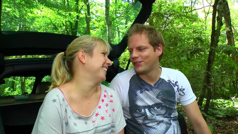 Deutschland Porno X: Pelacur Latina Tatu Dengan Payudara DD Palsu Fucked Oleh 4 Ayam...