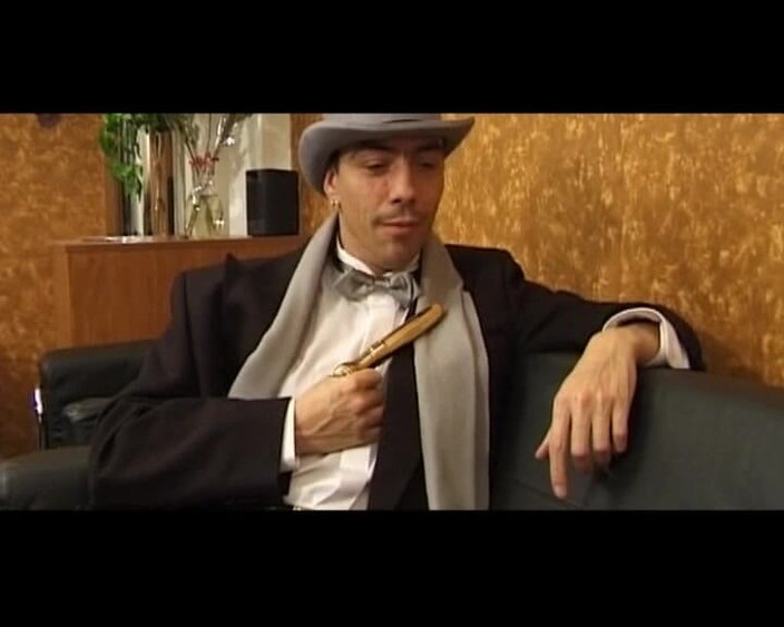 Deutsche Damen: Acestei curve din Germania îi place pula în gât și se joacă cu...