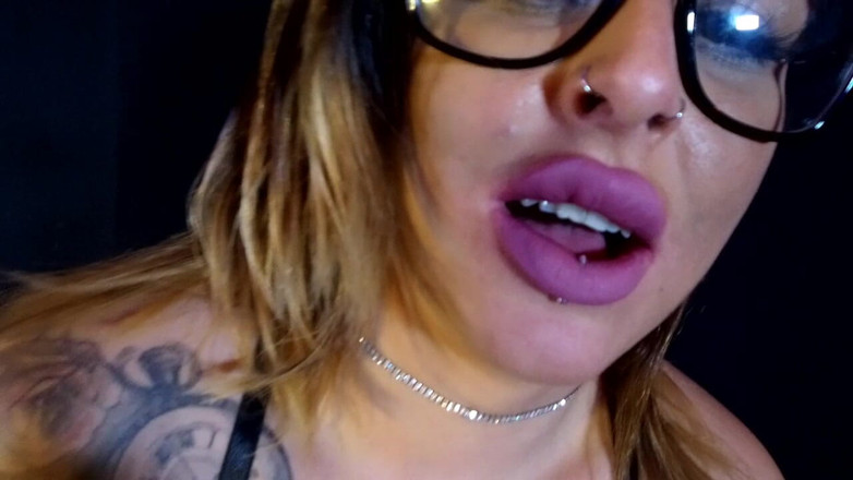 MILF MAFIA: Dominerande brittisk MILf älskar att rida