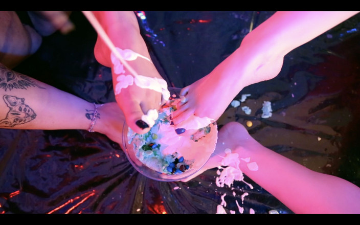 Bia Roman: Špinavé nohy ve Cotton Candy &amp; Cream