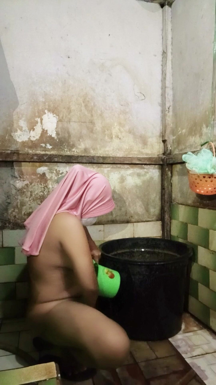 Rania: Sebelum Mandi