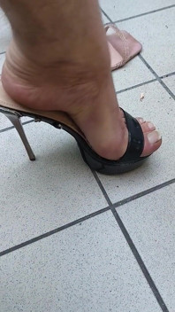 En annan sexig vinkel på mina jävla klackar
