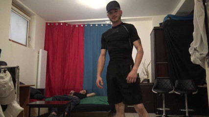 Gaybareback: Junger hetero wird von seinem schwulen freund ohne gummi zum...