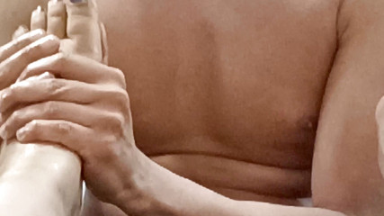 Miia Foxxy: Eccitante massaggio ai piedi