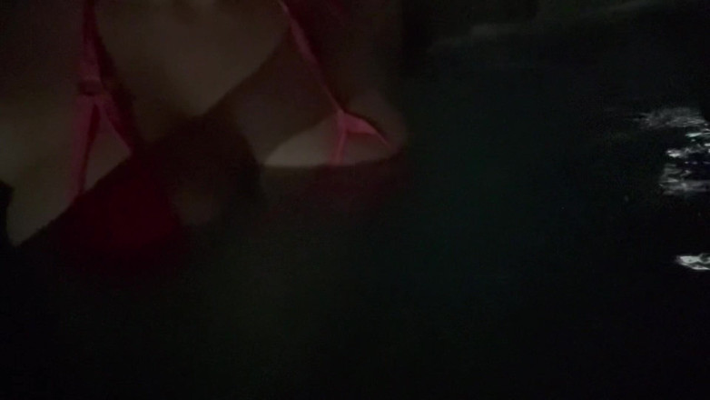 Artemisia Love: Artemisia Love flashing her juicy big tits underwater for you...