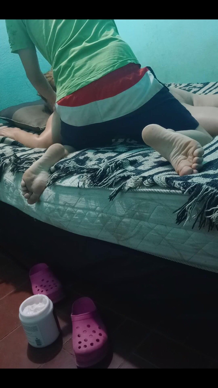 Fitcure1: Çıplak olana kadar krem ile masaj