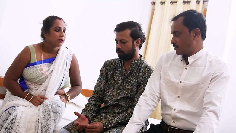 Xtramood: Yerno y suegra golpeando con sexo hardcore - trío