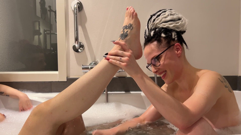 EdgesOfReality: Een meesteres en haar slavin