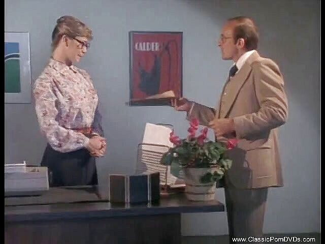 Classic Porn DVDs: Sexy sekretářka je ošukaná jejím šéfem