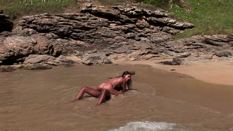 Horny Two really wet MILFs: Ufacık sevimli neşeli yarık şişman aşk sopa direği için geniş açık...