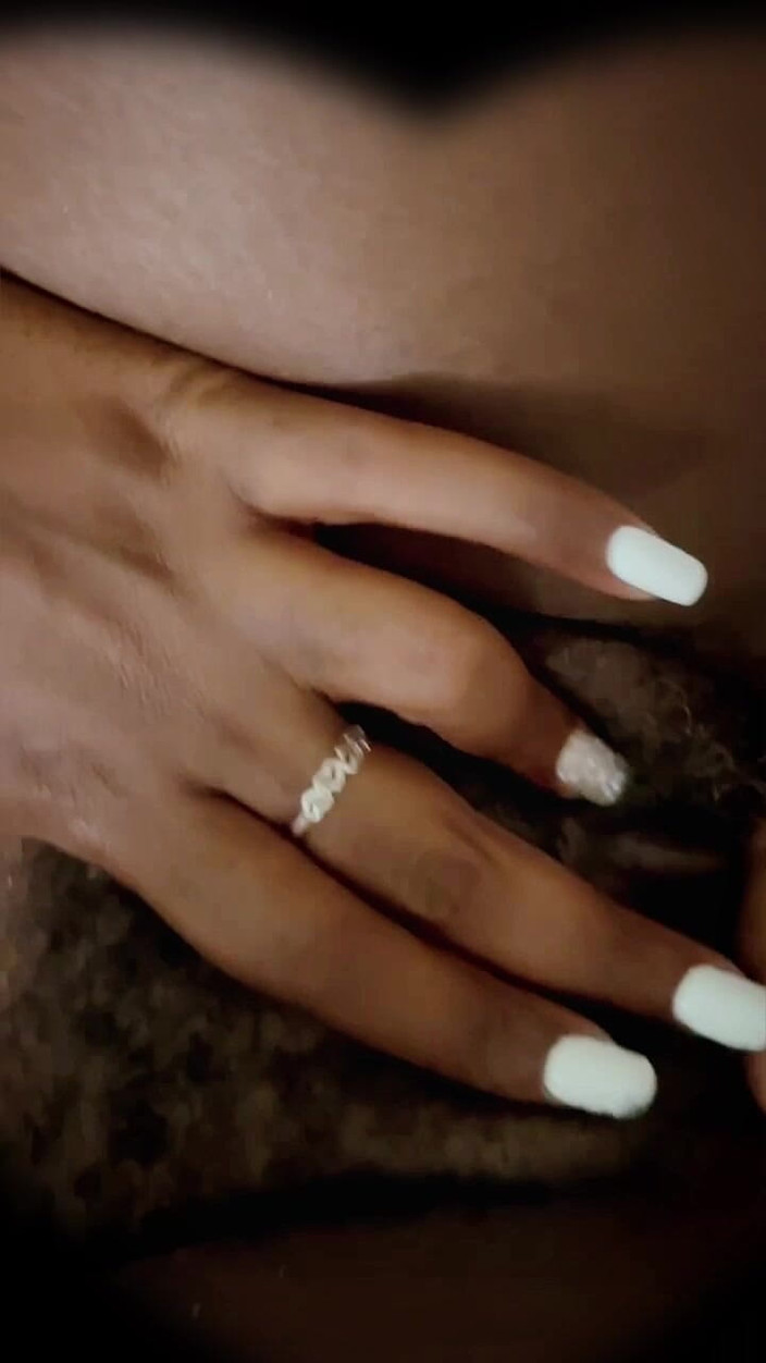 Noblelove: 玩阴户深夜