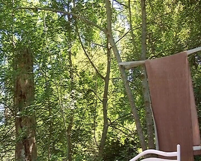 Planete Francaise: Pancutan mani MILF Perancis dikongkek bertiga di luar