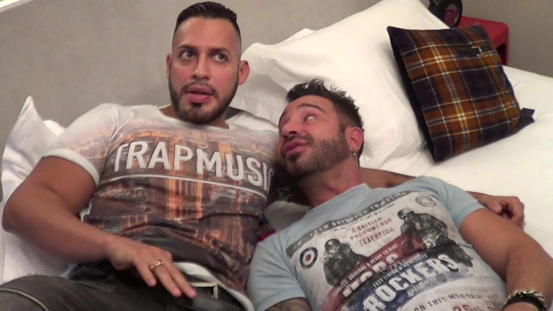 MACHO FUCKER FROM SPAIN: The slut martin mazza fucked barebakc by Viktor Rom