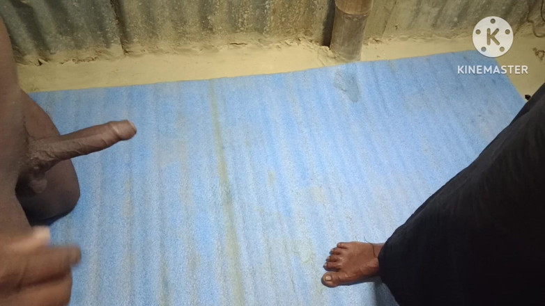 Nenika: Ho fatto venire la mia sorellastra più grande dopo averla...