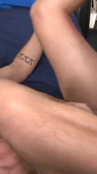 Troy Taylor se fute cu Kirk Cumming