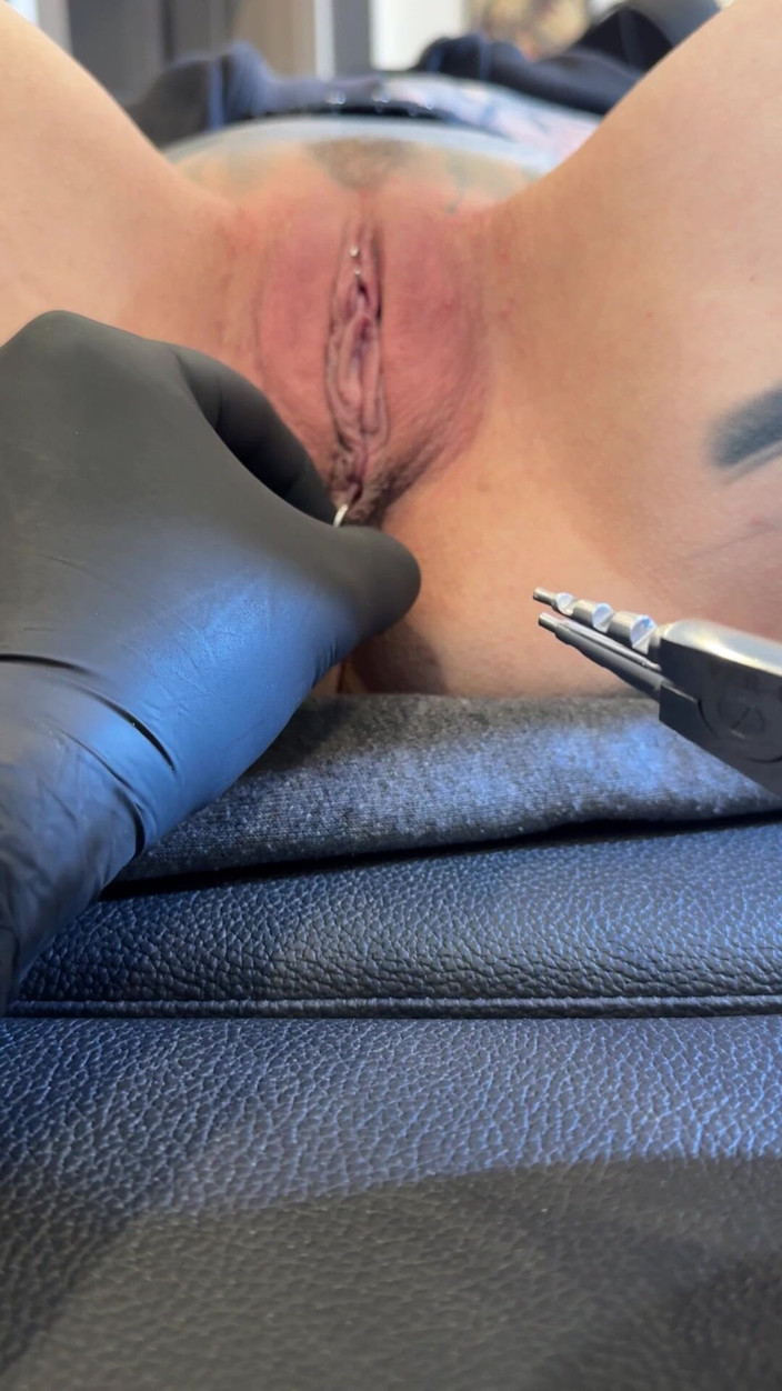 Nastasia_ink: गर्म एमआईएलए हो जाता है बिल्ली भेदी बदल गया.