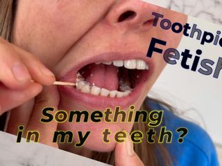 Wamgirlx: Do I Have Something in My Teeth?