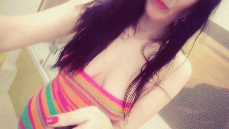 GinnaGg: ロシアの熟女兼パンティー。毛深い猫濡れパンティー潮吹き - Ginnaggg