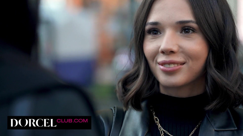 Dorcel Club: Clea Gaultier menggoda Eve Sweet