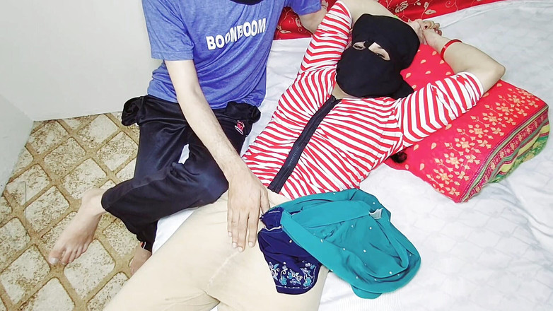 Netu: Індійська мусульманська дружина і чоловік трахають пизду під час брудних розмов на хінді