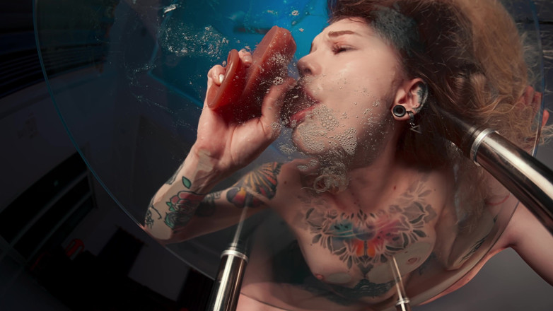 Karneli Bandi: Real Sloppy Blowjob and Glass Table Riding