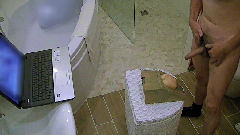 Mark Hannes: Fleshlight fuck masturbace v koupelně