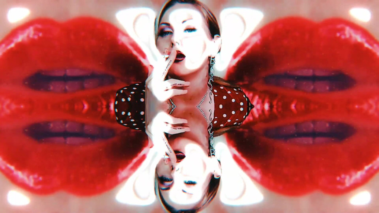 Goddess Misha Goldy: Rauchendes lipsoholia! SCHLEIFE!!!