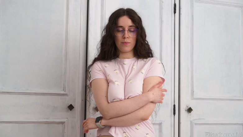 ElizaTheModel: Výzva s poskakujícími edging bez podprsenky