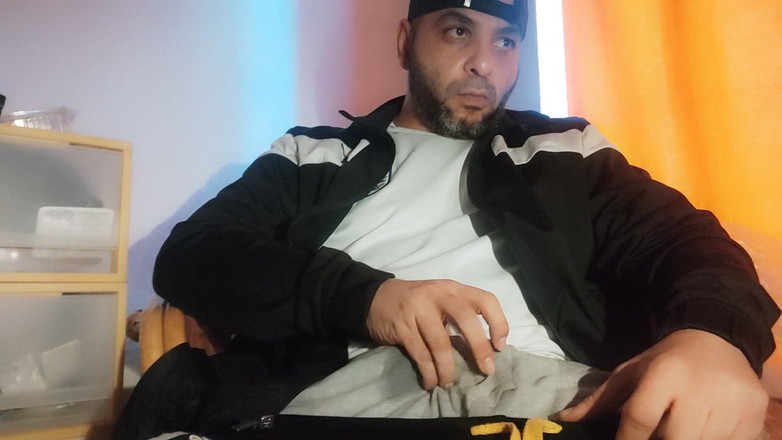 SmokedAlloy2: Mokre, śmierdzące, długie majtki noszone przez ponad tydzień przez DJ-brata