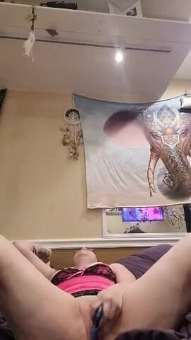 Daddyspinkbeauty: Having some fun with my toy.