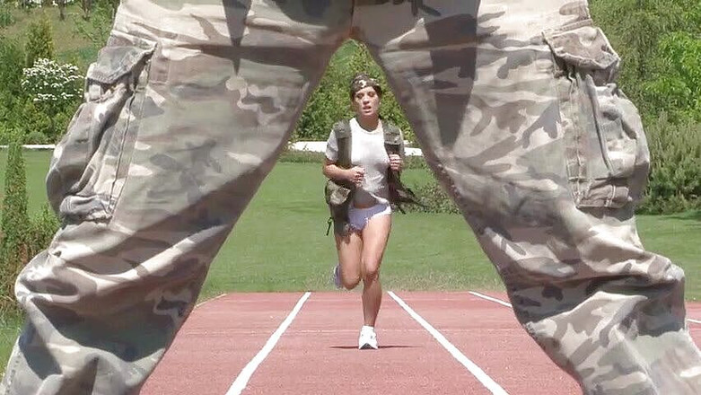 Backdoor Films: Twee prachtige brunette babes worden geneukt door een geile soldaat