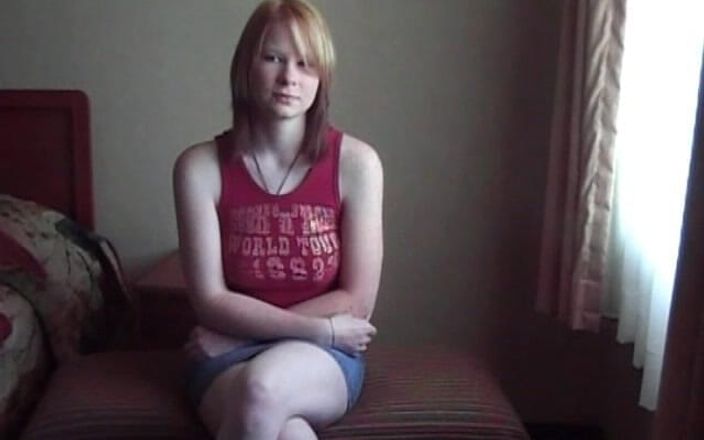 NaughtyMidwestGirls: Ann Marie - 18 jahre. Rothaarige zum ersten mal vor der kamera
