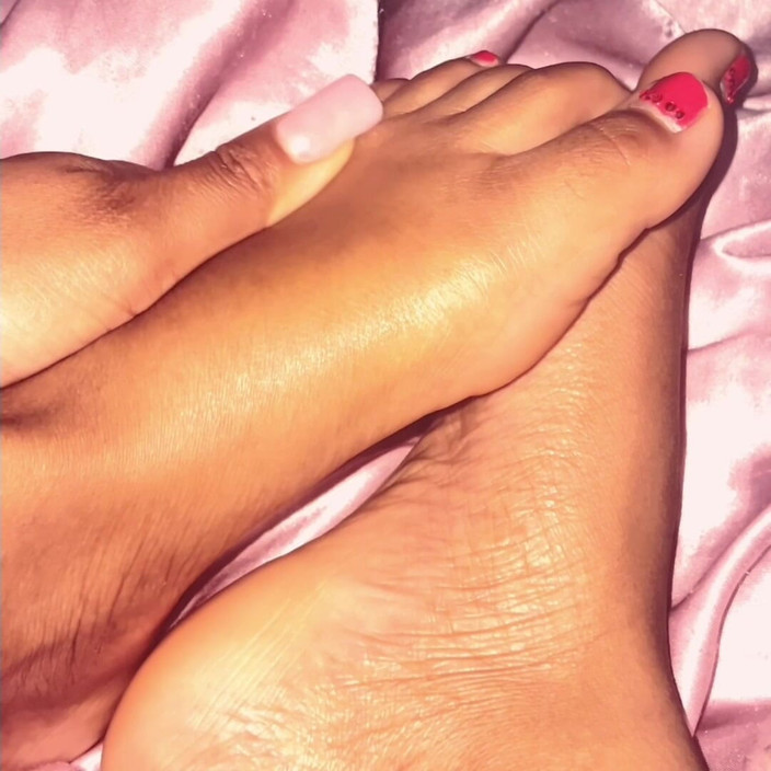 Emilytyche: Feet and Toes
