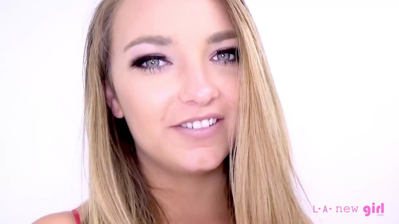 L.A. New Girl: Blonde Amateur Sucks &amp; Gets Fucked Hard at Photoshoot