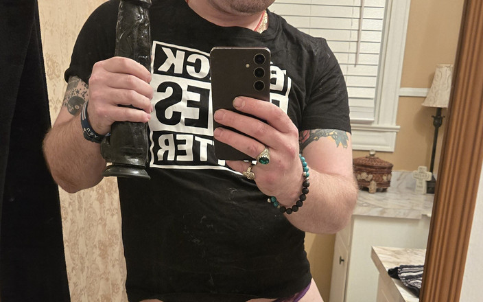 Alwhitebubbleslutbutt: Delicioso tipo está mirando a papá