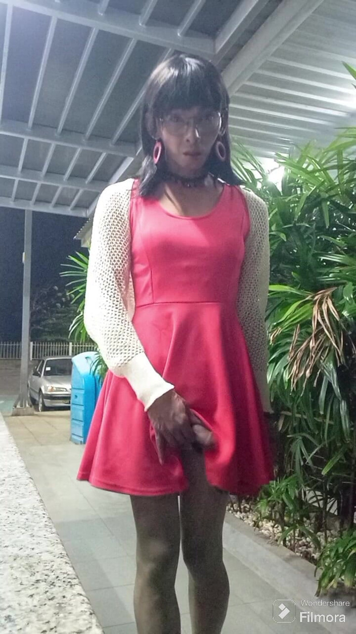 Menaiisd: Wytrysk w miejscach publicznych