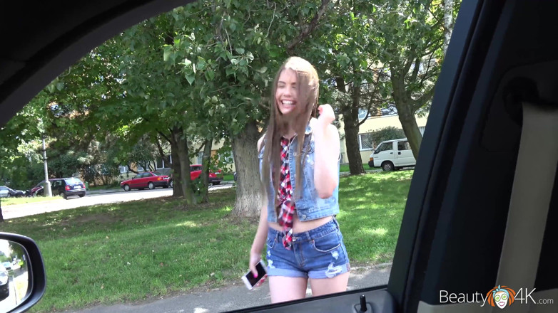 Teen Mega World: Real beauty got her pussy drilled in car